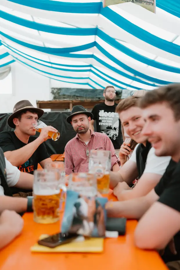 Schmalzlerfest Perlesreut 2025 Sonntag: Schnupferwettbewerb, Verlosung, d Noudnigln Foto 2501494