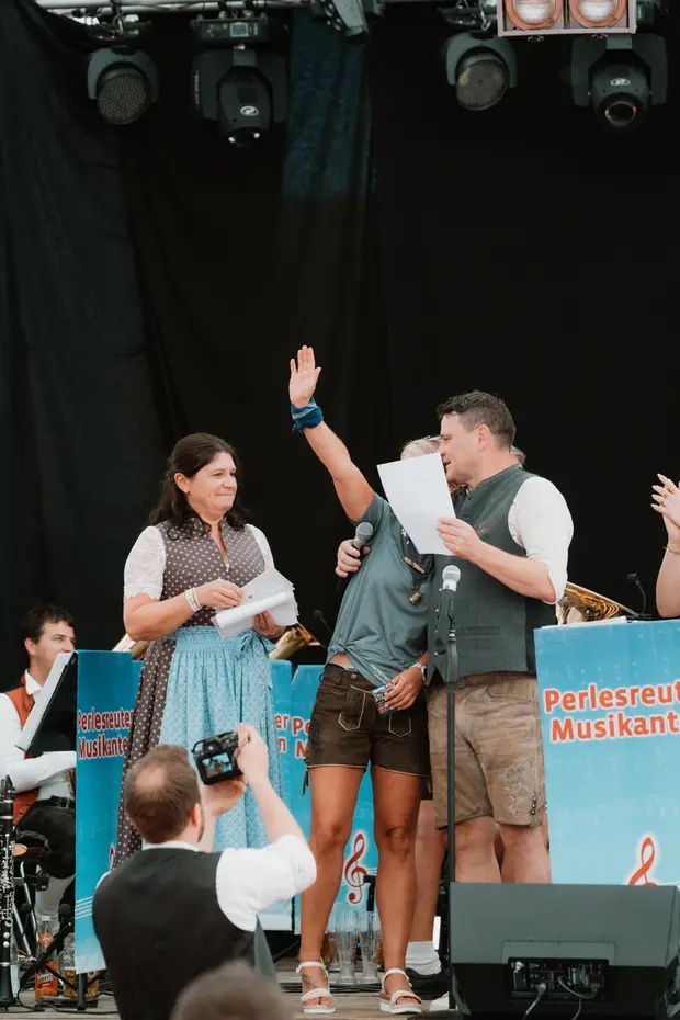 Schmalzlerfest Perlesreut 2025 Sonntag: Schnupferwettbewerb, Verlosung, d Noudnigln Foto 2501508