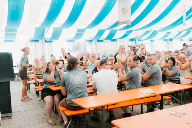 Schmalzlerfest Perlesreut 2025 Sonntag: Schnupferwettbewerb, Verlosung, d Noudnigln Foto 2501510
