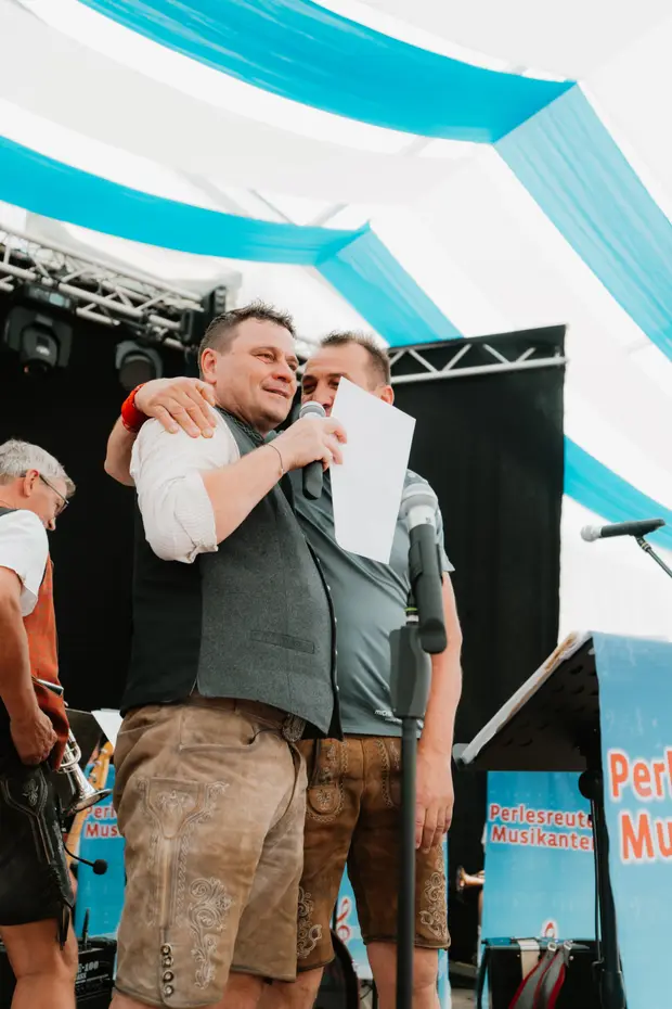 Schmalzlerfest Perlesreut 2025 Sonntag: Schnupferwettbewerb, Verlosung, d Noudnigln Foto 2501516