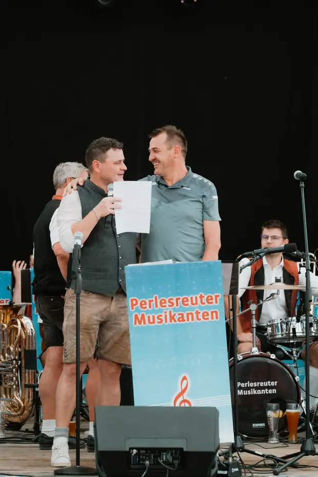 Schmalzlerfest Perlesreut 2025 Sonntag: Schnupferwettbewerb, Verlosung, d Noudnigln Foto 2501517