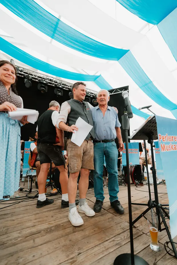 Schmalzlerfest Perlesreut 2025 Sonntag: Schnupferwettbewerb, Verlosung, d Noudnigln Foto 2501525