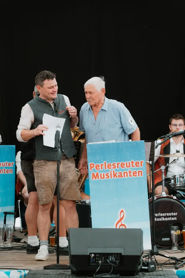 Schmalzlerfest Perlesreut 2025 Sonntag: Schnupferwettbewerb, Verlosung, d Noudnigln Foto 2501526
