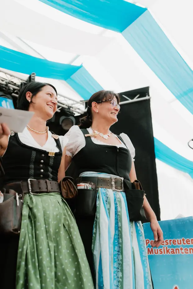 Schmalzlerfest Perlesreut 2025 Sonntag: Schnupferwettbewerb, Verlosung, d Noudnigln Foto 2501534