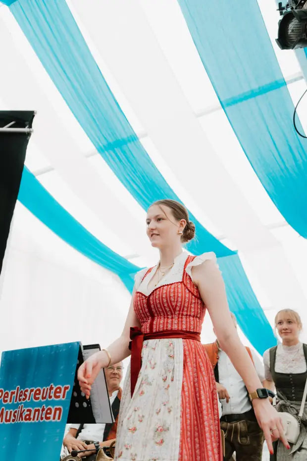 Schmalzlerfest Perlesreut 2025 Sonntag: Schnupferwettbewerb, Verlosung, d Noudnigln Foto 2501540