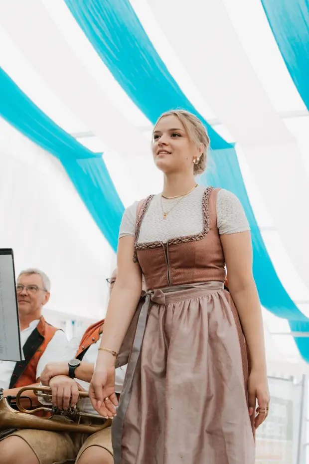 Schmalzlerfest Perlesreut 2025 Sonntag: Schnupferwettbewerb, Verlosung, d Noudnigln Foto 2501542