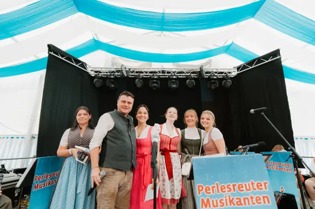 Schmalzlerfest Perlesreut 2025 Sonntag: Schnupferwettbewerb, Verlosung, d Noudnigln Foto 2501544