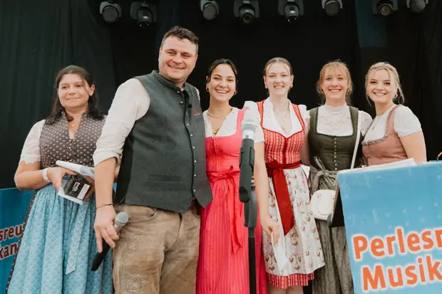 Schmalzlerfest Perlesreut 2025 Sonntag: Schnupferwettbewerb, Verlosung, d Noudnigln Foto 2501545