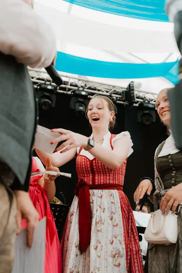 Schmalzlerfest Perlesreut 2025 Sonntag: Schnupferwettbewerb, Verlosung, d Noudnigln Foto 2501547