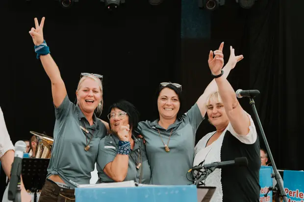 Schmalzlerfest Perlesreut 2025 Sonntag: Schnupferwettbewerb, Verlosung, d Noudnigln Foto 2501556