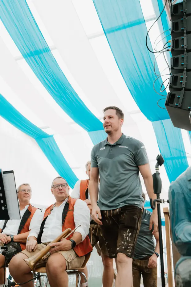 Schmalzlerfest Perlesreut 2025 Sonntag: Schnupferwettbewerb, Verlosung, d Noudnigln Foto 2501562