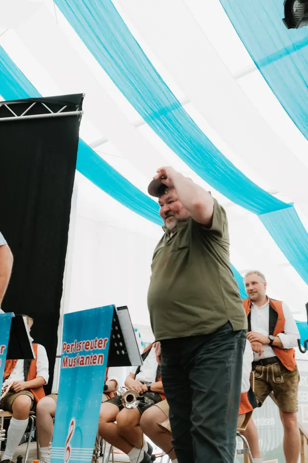 Schmalzlerfest Perlesreut 2025 Sonntag: Schnupferwettbewerb, Verlosung, d Noudnigln Foto 2501565