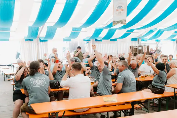 Schmalzlerfest Perlesreut 2025 Sonntag: Schnupferwettbewerb, Verlosung, d Noudnigln Foto 2501568