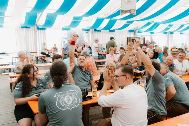 Schmalzlerfest Perlesreut 2025 Sonntag: Schnupferwettbewerb, Verlosung, d Noudnigln Foto 2501569