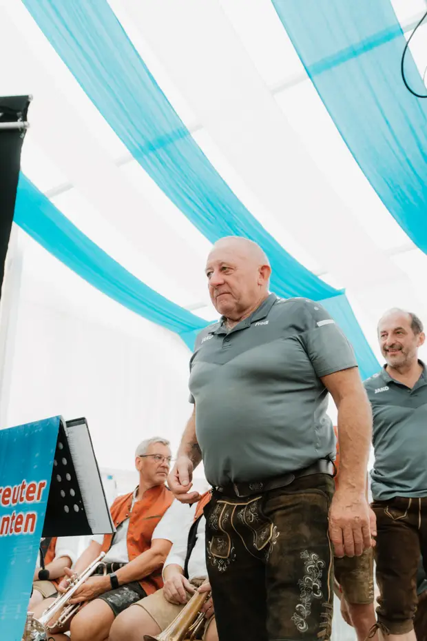 Schmalzlerfest Perlesreut 2025 Sonntag: Schnupferwettbewerb, Verlosung, d Noudnigln Foto 2501572