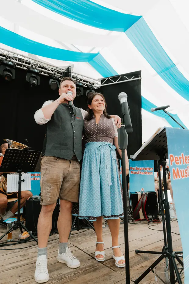 Schmalzlerfest Perlesreut 2025 Sonntag: Schnupferwettbewerb, Verlosung, d Noudnigln Foto 2501581