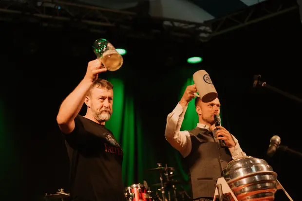 Schmalzlerfest Perlesreut 2025 Sonntag: Schnupferwettbewerb, Verlosung, d Noudnigln Foto 2501585