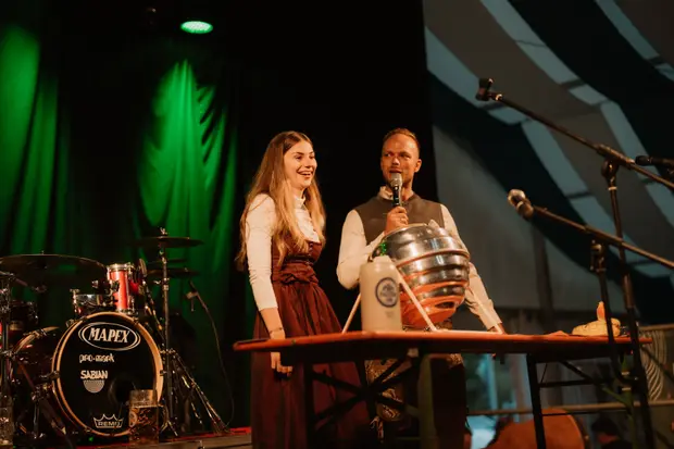 Schmalzlerfest Perlesreut 2025 Sonntag: Schnupferwettbewerb, Verlosung, d Noudnigln Foto 2501589