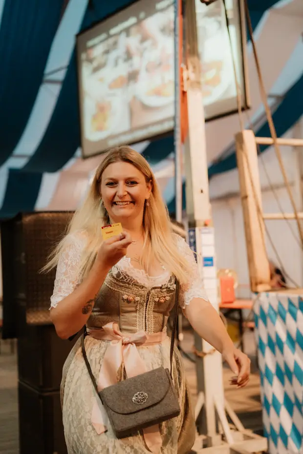 Schmalzlerfest Perlesreut 2025 Sonntag: Schnupferwettbewerb, Verlosung, d Noudnigln Foto 2501596