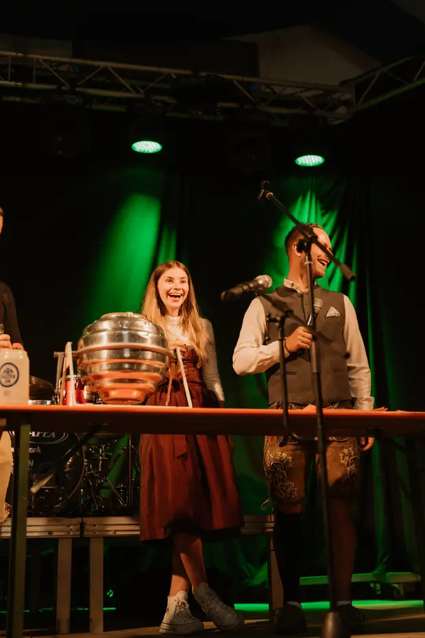 Schmalzlerfest Perlesreut 2025 Sonntag: Schnupferwettbewerb, Verlosung, d Noudnigln Foto 2501600