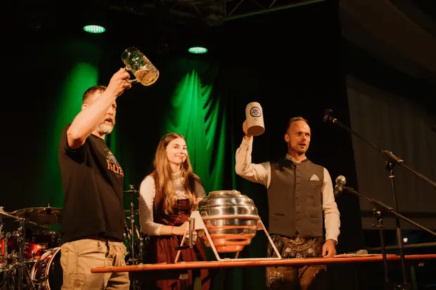 Schmalzlerfest Perlesreut 2025 Sonntag: Schnupferwettbewerb, Verlosung, d Noudnigln Foto 2501603
