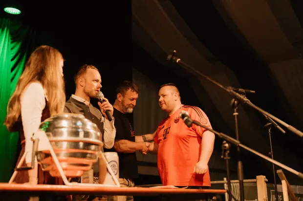 Schmalzlerfest Perlesreut 2025 Sonntag: Schnupferwettbewerb, Verlosung, d Noudnigln Foto 2501604
