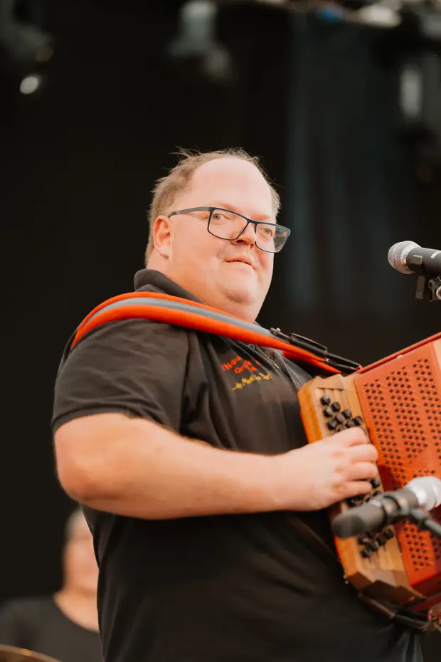 Schmalzlerfest Perlesreut 2025 Sonntag: Schnupferwettbewerb, Verlosung, d Noudnigln Foto 2501606