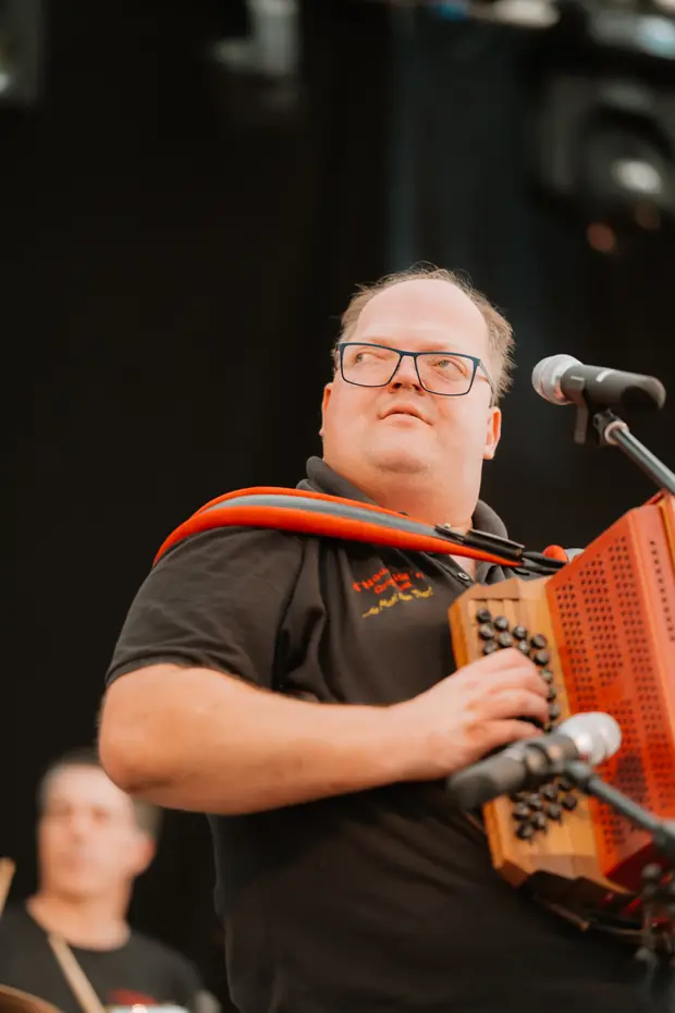 Schmalzlerfest Perlesreut 2025 Sonntag: Schnupferwettbewerb, Verlosung, d Noudnigln Foto 2501607