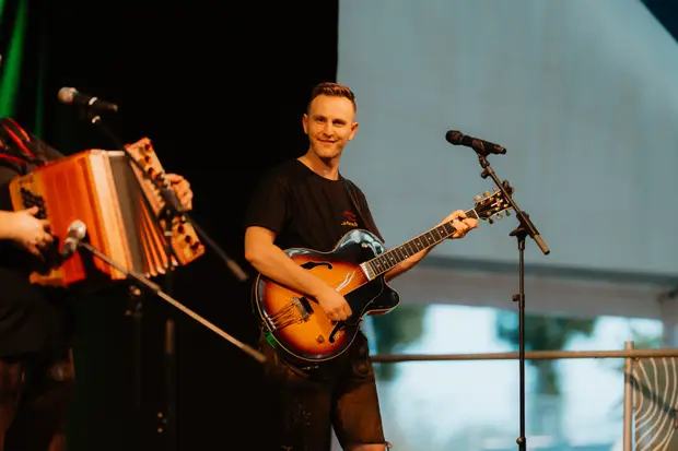 Schmalzlerfest Perlesreut 2025 Sonntag: Schnupferwettbewerb, Verlosung, d Noudnigln Foto 2501627