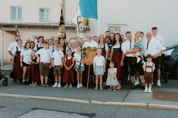 Schmalzlerfest Perlesreut 2026 Umzug, Bieranstich, Perlesreuter BleMUSI Foto 2601649