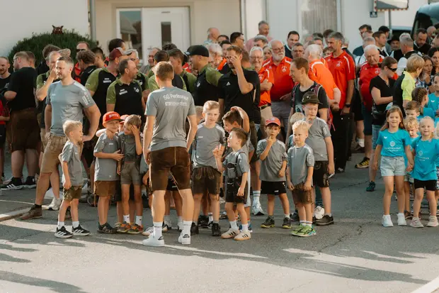 Schmalzlerfest Perlesreut 2026 Umzug, Bieranstich, Perlesreuter BleMUSI Foto 2601653