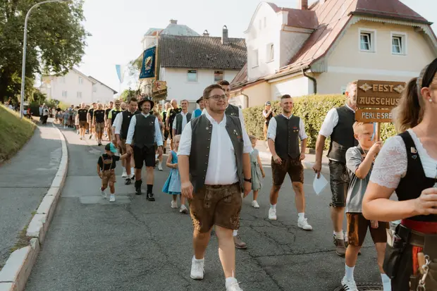 Schmalzlerfest Perlesreut 2026 Umzug, Bieranstich, Perlesreuter BleMUSI Foto 2601662