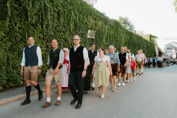 Schmalzlerfest Perlesreut 2026 Umzug, Bieranstich, Perlesreuter BleMUSI Foto 2601672