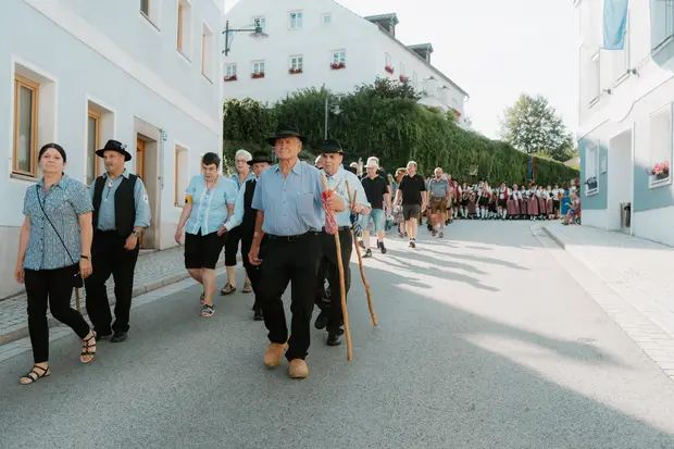 Schmalzlerfest Perlesreut 2026 Umzug, Bieranstich, Perlesreuter BleMUSI Foto 2601676