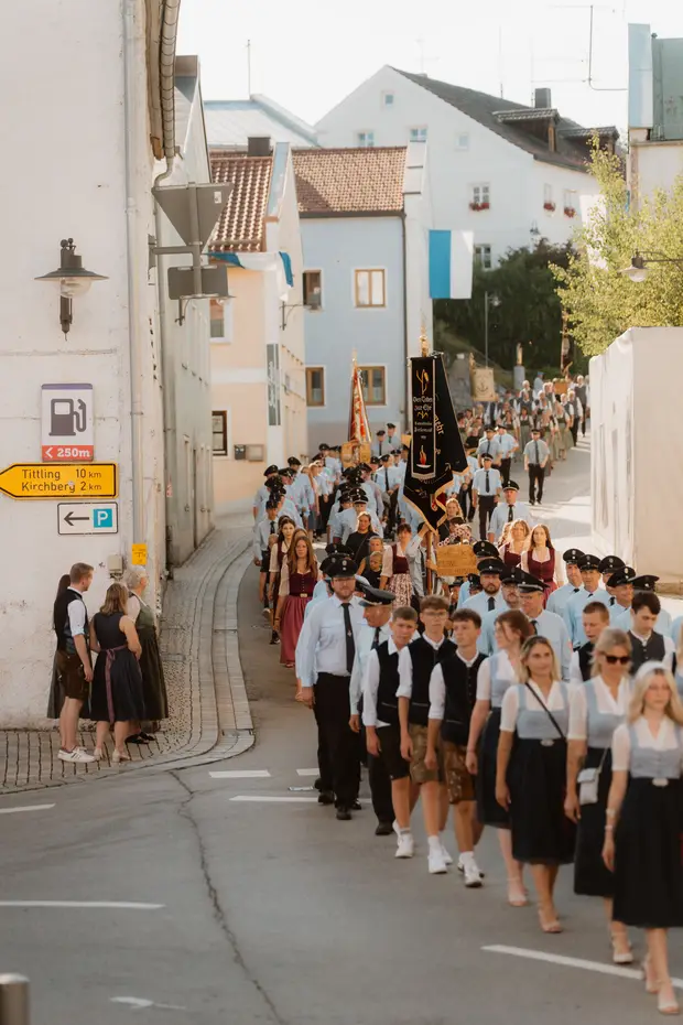 Schmalzlerfest Perlesreut 2026 Umzug, Bieranstich, Perlesreuter BleMUSI Foto 2601685