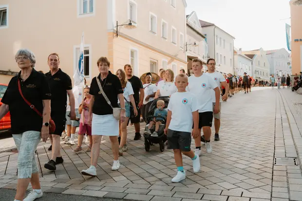 Schmalzlerfest Perlesreut 2026 Umzug, Bieranstich, Perlesreuter BleMUSI Foto 2601713