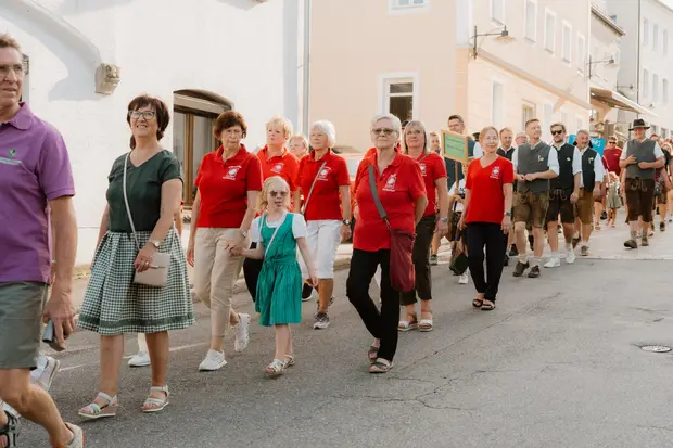 Schmalzlerfest Perlesreut 2026 Umzug, Bieranstich, Perlesreuter BleMUSI Foto 2601715