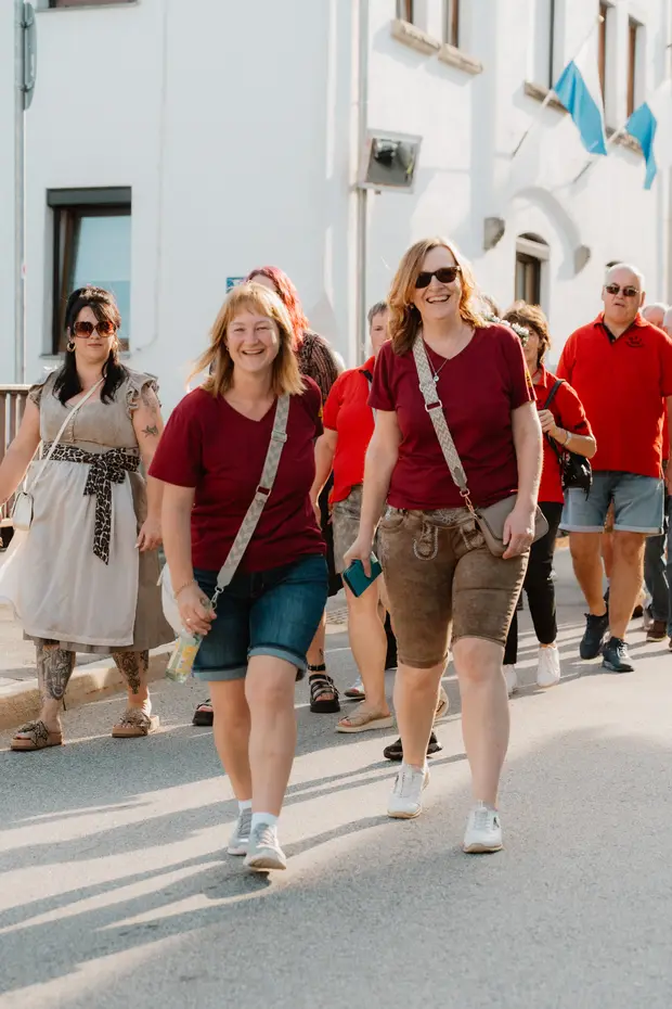 Schmalzlerfest Perlesreut 2026 Umzug, Bieranstich, Perlesreuter BleMUSI Foto 2601720