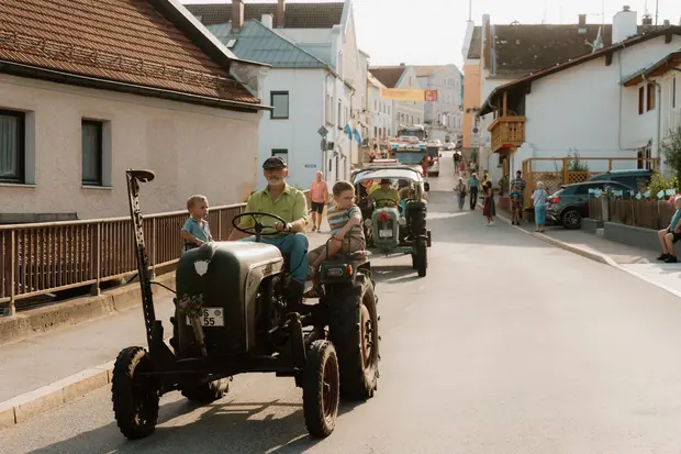 Schmalzlerfest Perlesreut 2026 Umzug, Bieranstich, Perlesreuter BleMUSI Foto 2601730
