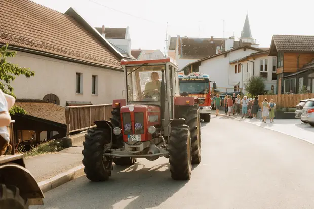 Schmalzlerfest Perlesreut 2026 Umzug, Bieranstich, Perlesreuter BleMUSI Foto 2601737