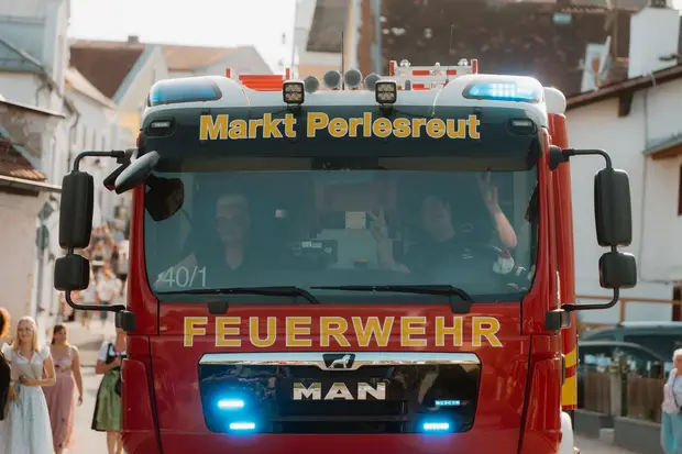 Schmalzlerfest Perlesreut 2026 Umzug, Bieranstich, Perlesreuter BleMUSI Foto 2601738