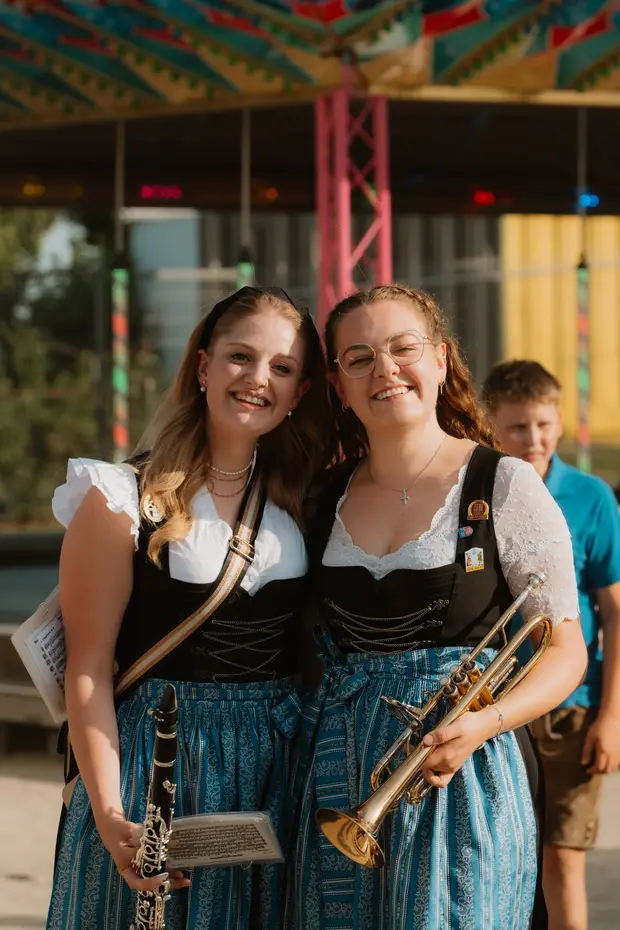 Schmalzlerfest Perlesreut 2026 Umzug, Bieranstich, Perlesreuter BleMUSI Foto 2601746