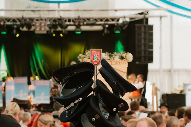 Schmalzlerfest Perlesreut 2026 Umzug, Bieranstich, Perlesreuter BleMUSI Foto 2601748