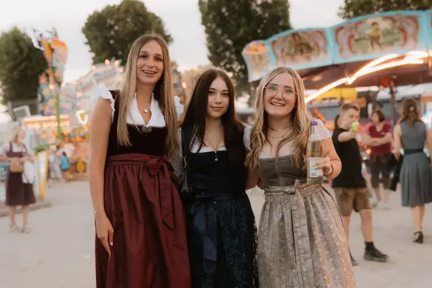 Schmalzlerfest Perlesreut 2026 Umzug, Bieranstich, Perlesreuter BleMUSI Foto 2601777