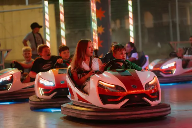 Schmalzlerfest Perlesreut 2026 Umzug, Bieranstich, Perlesreuter BleMUSI Foto 2601795