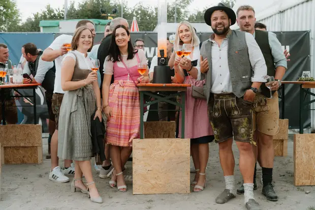 Schmalzlerfest Perlesreut 2026 Umzug, Bieranstich, Perlesreuter BleMUSI Foto 2601802