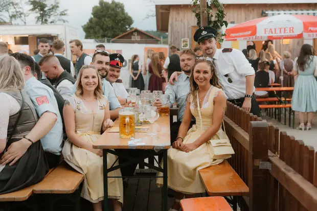 Schmalzlerfest Perlesreut 2026 Umzug, Bieranstich, Perlesreuter BleMUSI Foto 2601805
