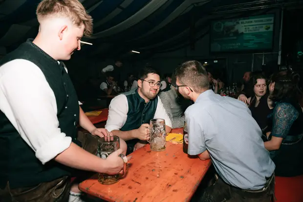 Schmalzlerfest Perlesreut 2026 Umzug, Bieranstich, Perlesreuter BleMUSI Foto 2601807