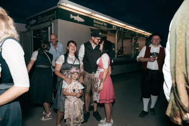 Schmalzlerfest Perlesreut 2026 Umzug, Bieranstich, Perlesreuter BleMUSI Foto 2601812