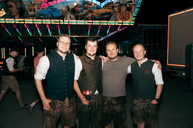 Schmalzlerfest Perlesreut 2026 Umzug, Bieranstich, Perlesreuter BleMUSI Foto 2601831